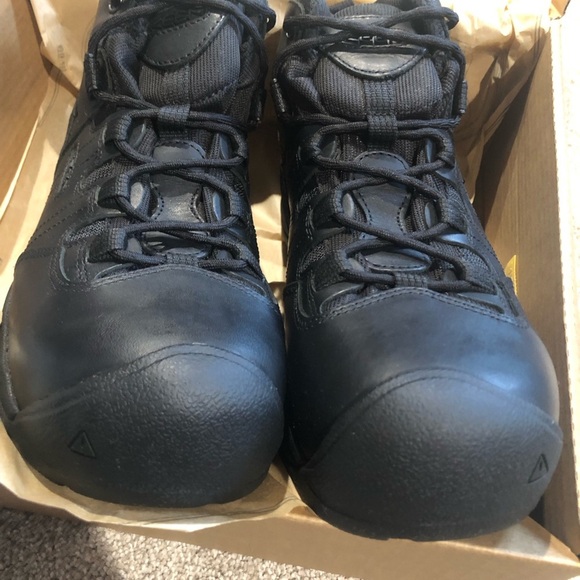 NEW in Box Keen Utility Detroit XT Mid waterproof boot black on black 11.5D - Picture 3 of 11